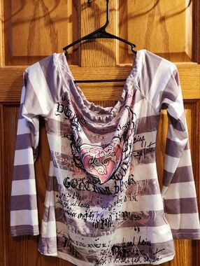 Women's Striped Heart Graphic Long-Sleeve Top - Pink & White